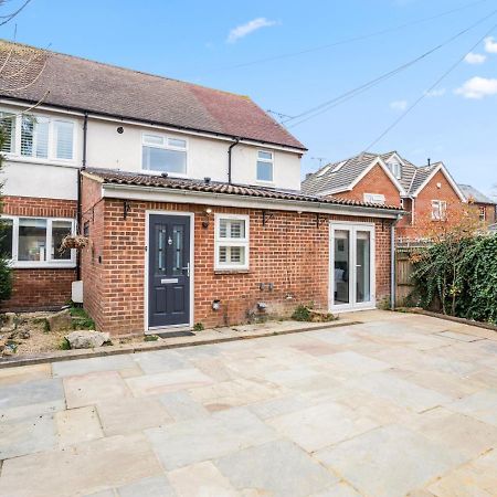 Pass The Keys Spacious And Very Modern Family Home, Central Windsor Exteriér fotografie