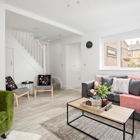 Pass The Keys Spacious And Very Modern Family Home, Central Windsor Exteriér fotografie
