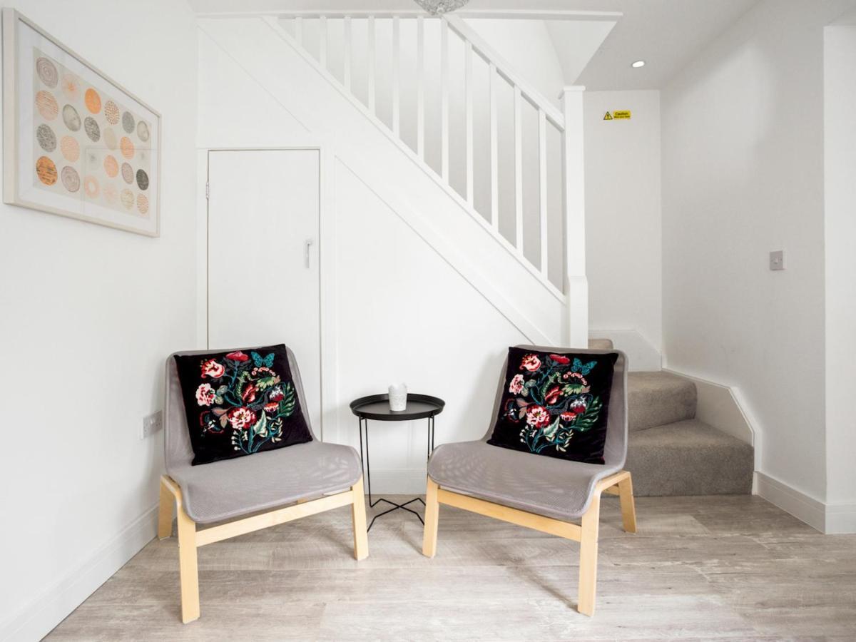 Pass The Keys Spacious And Very Modern Family Home, Central Windsor Exteriér fotografie