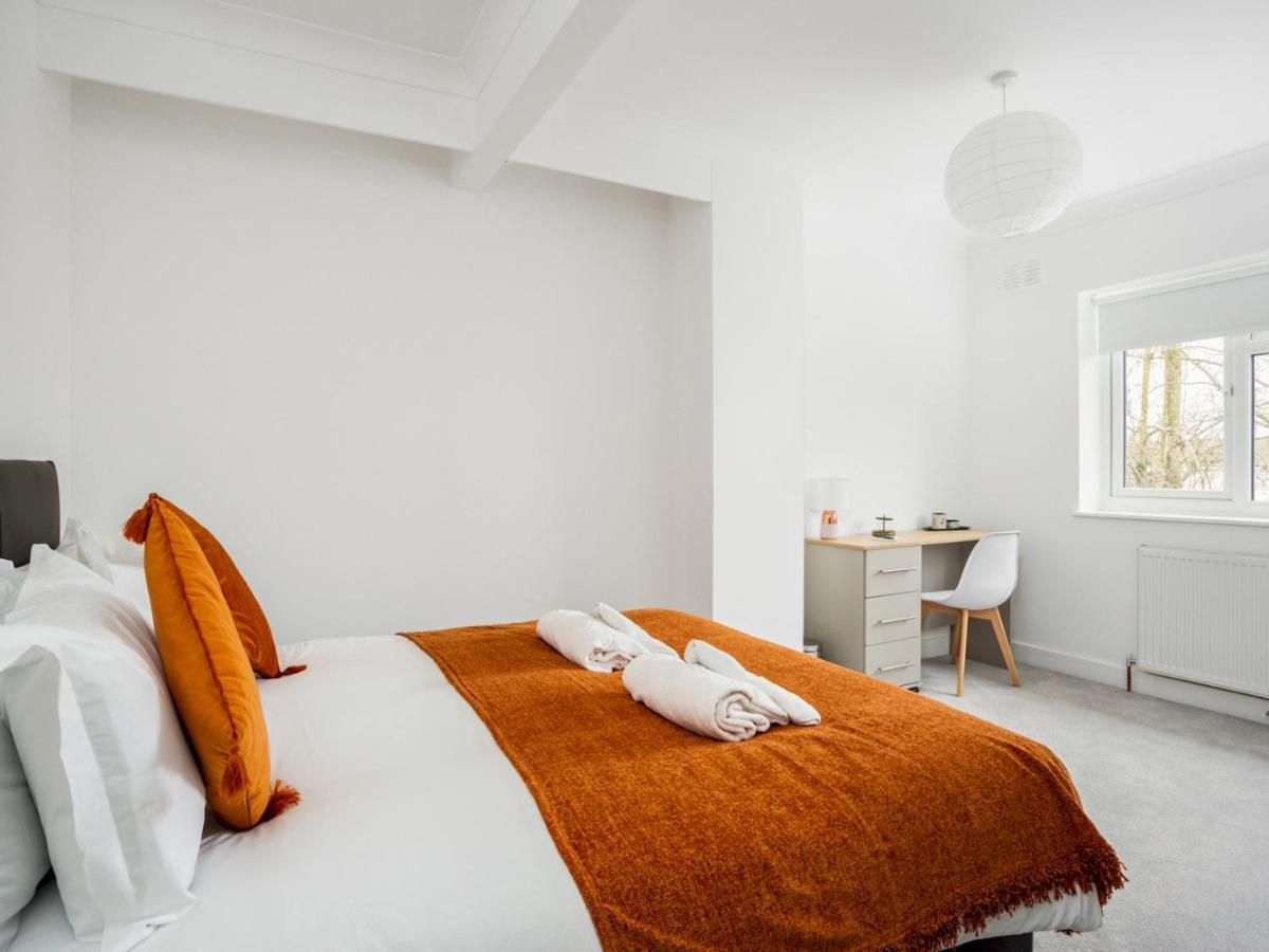 Pass The Keys Spacious And Very Modern Family Home, Central Windsor Exteriér fotografie