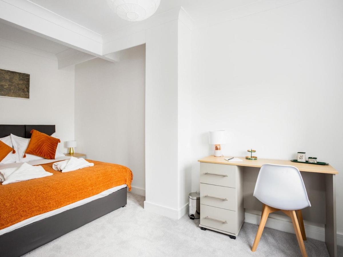 Pass The Keys Spacious And Very Modern Family Home, Central Windsor Exteriér fotografie
