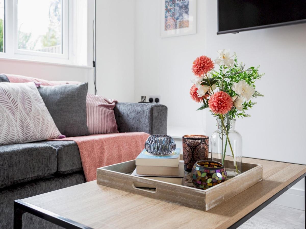 Pass The Keys Spacious And Very Modern Family Home, Central Windsor Exteriér fotografie
