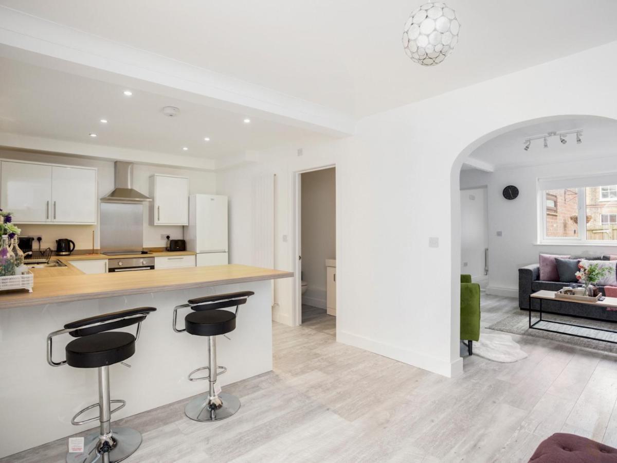 Pass The Keys Spacious And Very Modern Family Home, Central Windsor Exteriér fotografie
